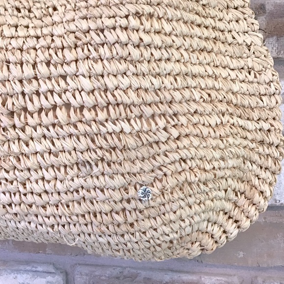 FLORA BELLA Women’s Raffia Grass Leather Handles Wood Ball Accents XL Tote Bag - Picture 4 of 6